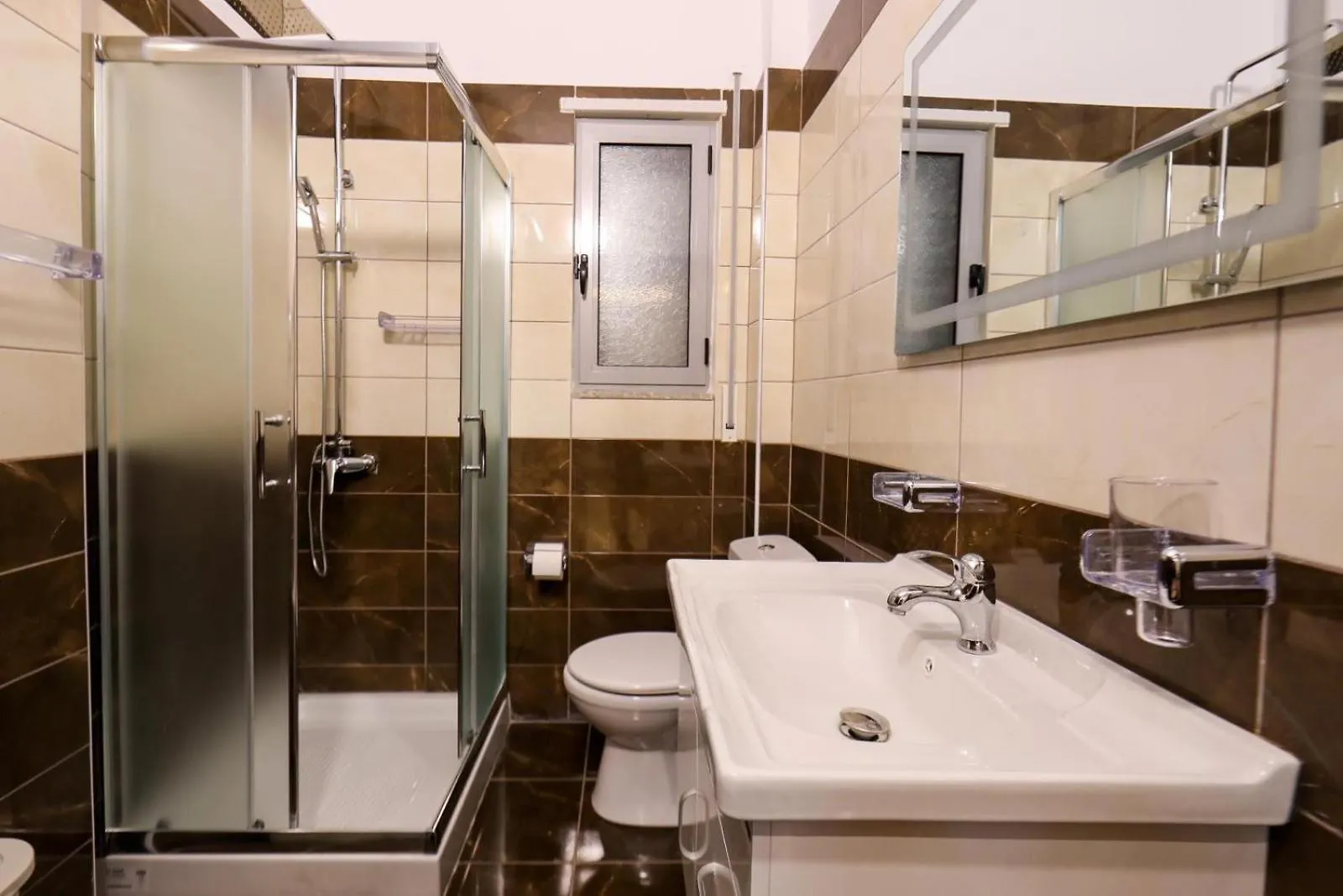 Ej Beachfront Luxury Apartment Vlore