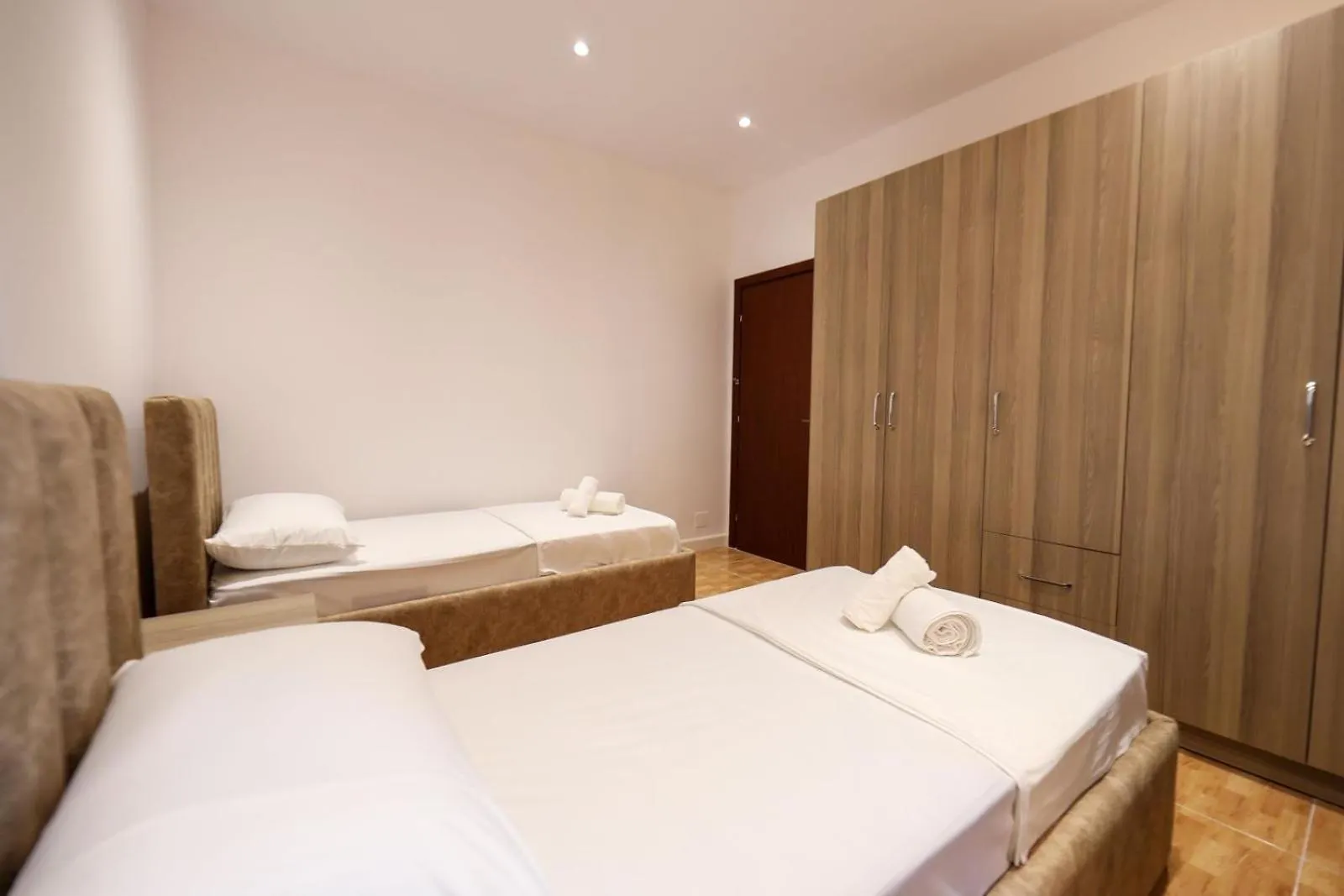 Ej Beachfront Luxury Apartment Vlore Albania