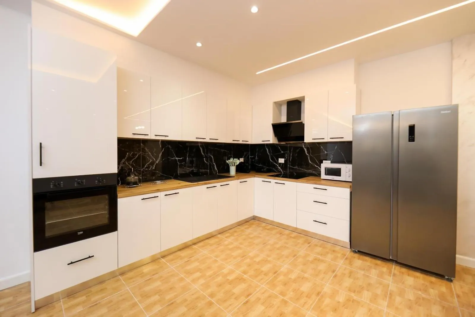 Ej Beachfront Luxury Apartment Vlore