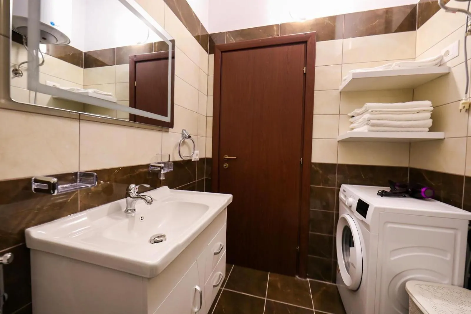 Ej Beachfront Luxury Apartment Vlore 0*,