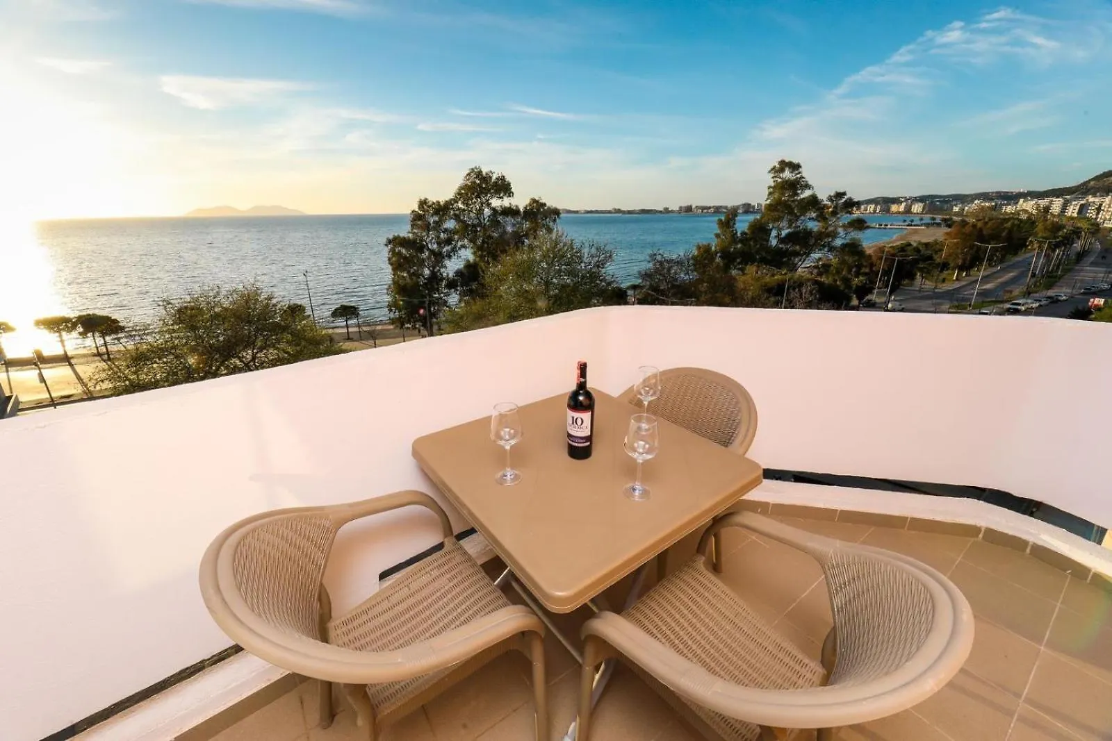Ej Beachfront Luxury Apartment contacts