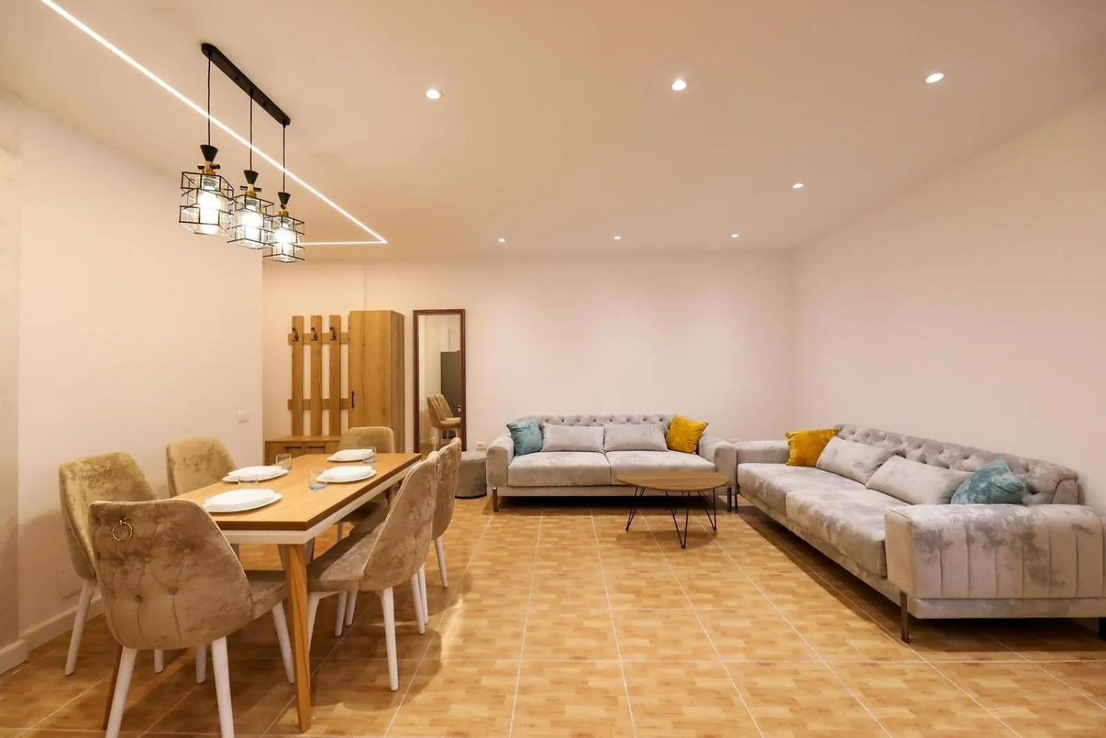 Ej Beachfront Luxury Apartment Vlore